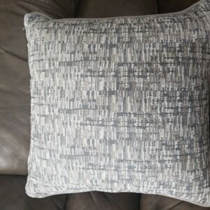 Outdoor Zahwe Pillow | American Home Furniture